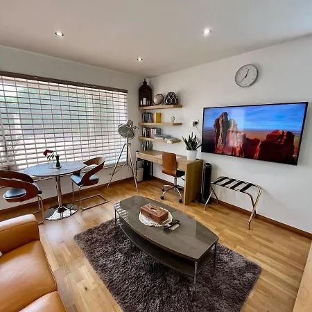 Private, Detached In *