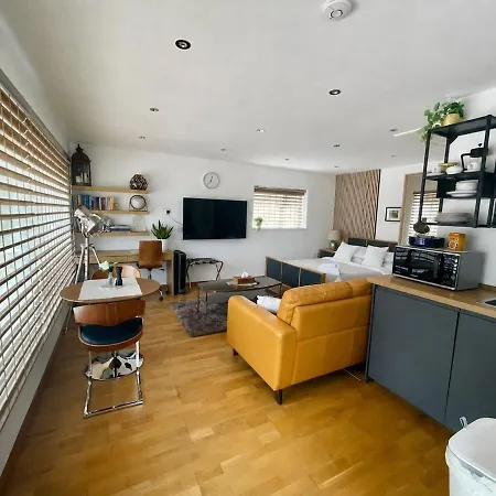 Apartamento Private, Detached In *