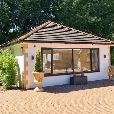 Private, Detached In Apartamento Bristol