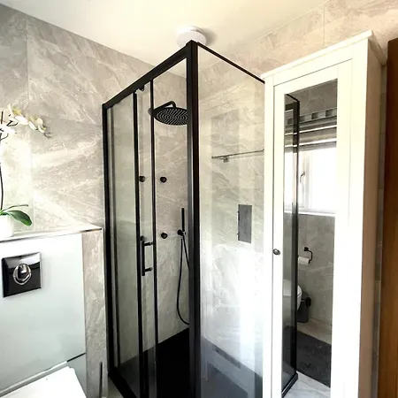 Apartamento Private, Detached In *